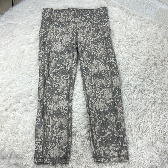 Lululemon Invigorate High-Rise Crop 23" Gritstone White Opal Multi - Picture 1 of 7